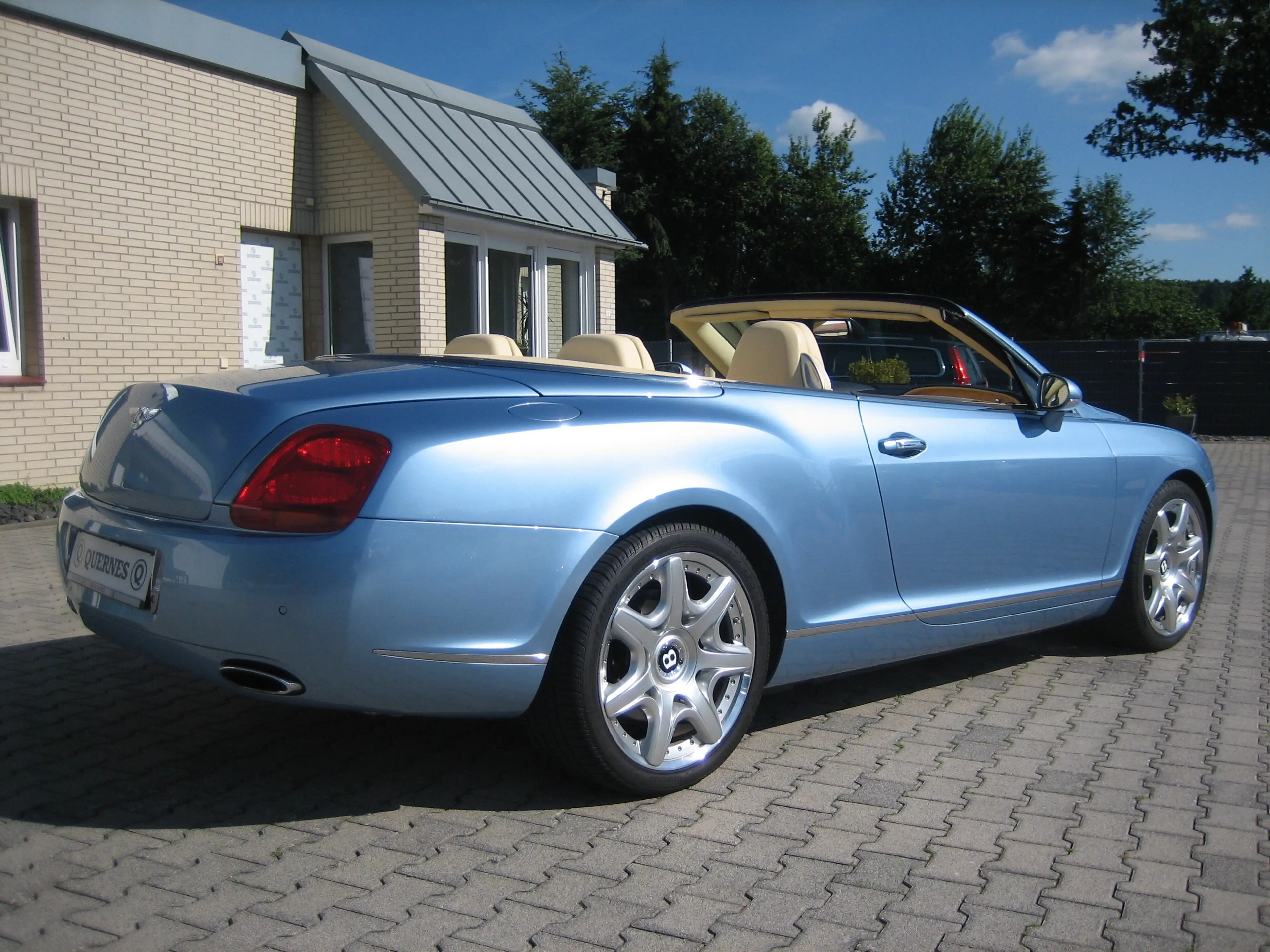 Bentley Continental Continental GTC — photo 4