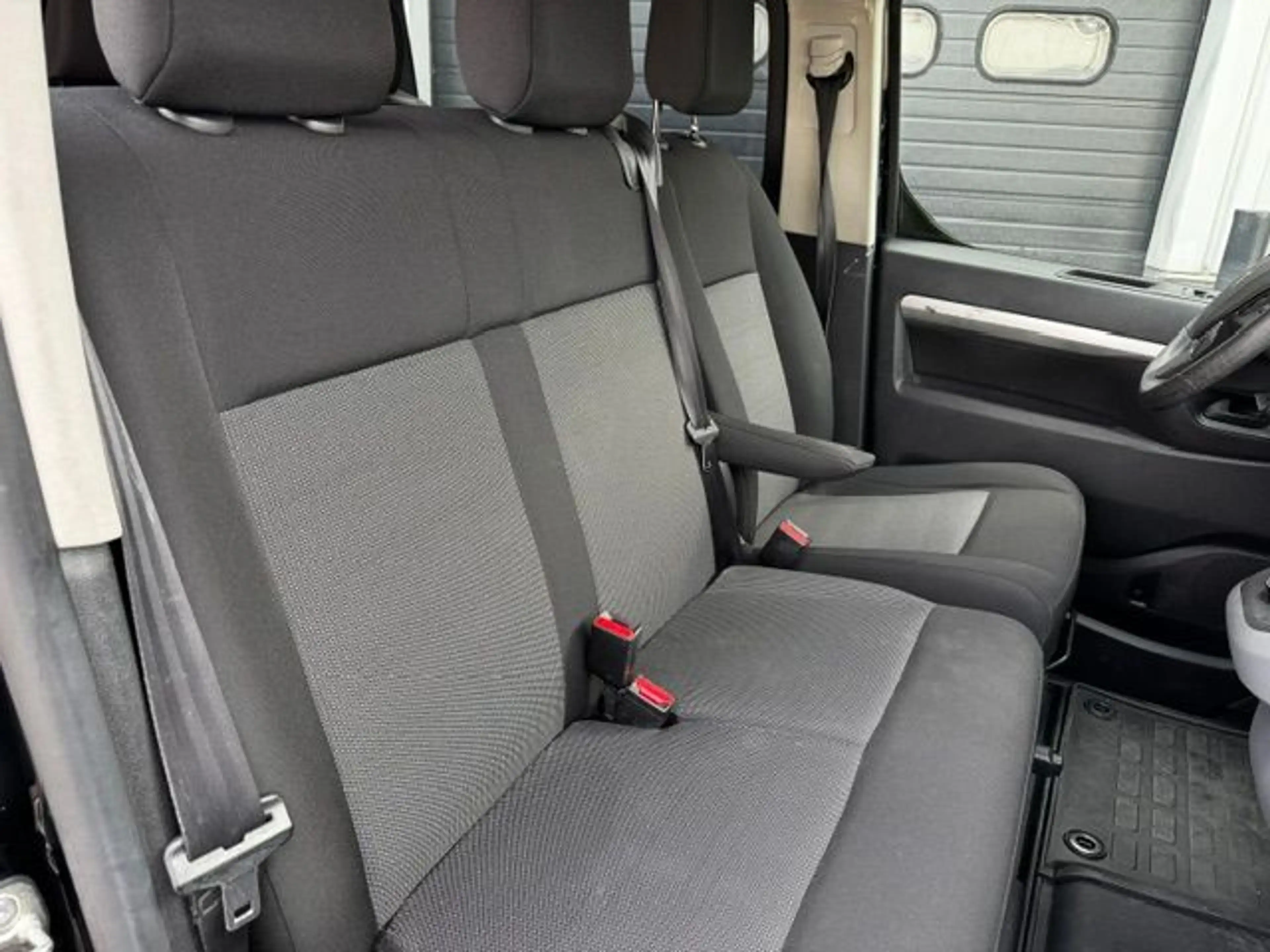 Peugeot Expert 2.0 BlueHDI 180pk Long Dubbel Cabine 6persoons Aut — photo 6