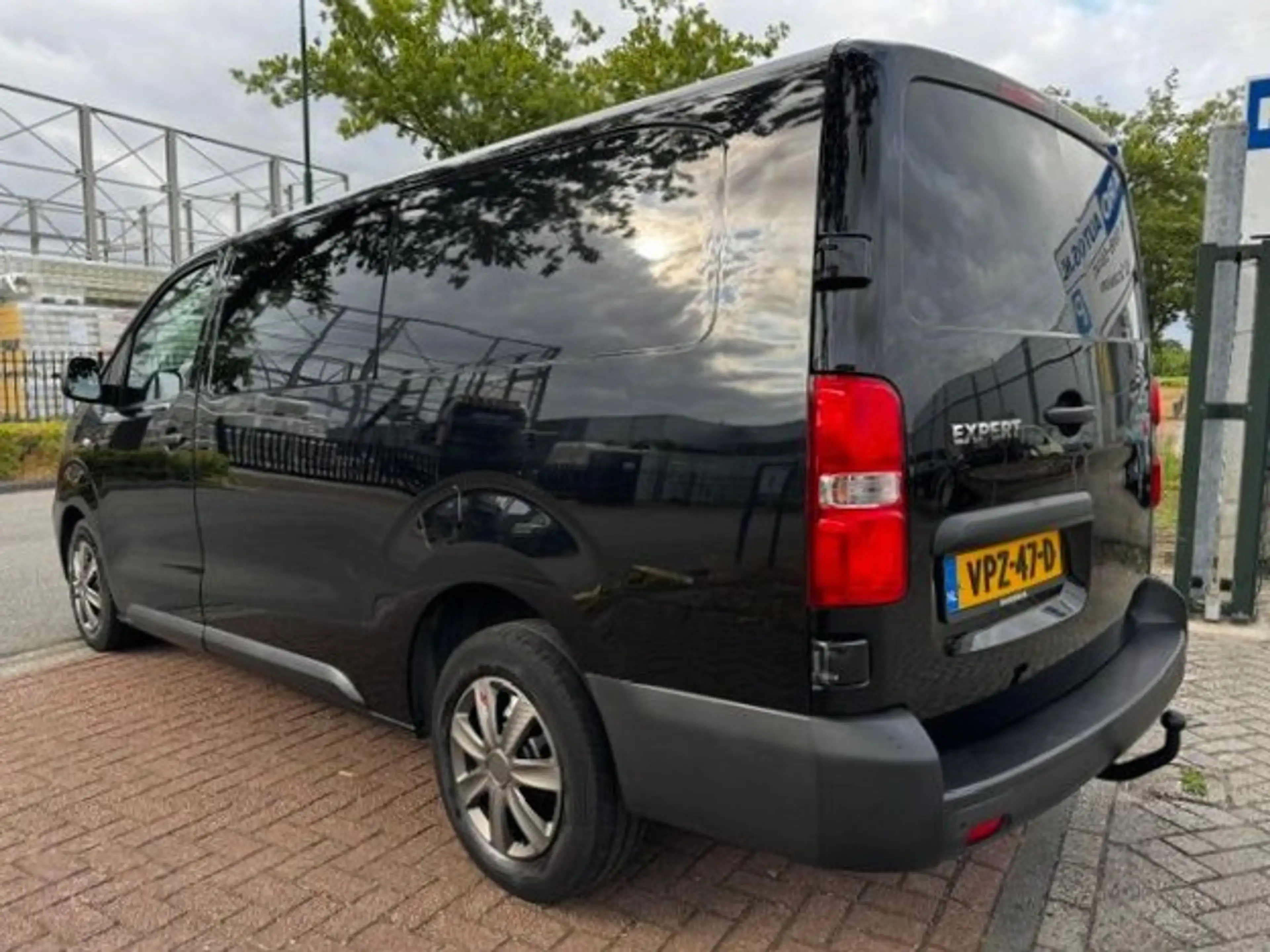 Peugeot Expert 2.0 BlueHDI 180pk Long Dubbel Cabine 6persoons Aut — photo 2