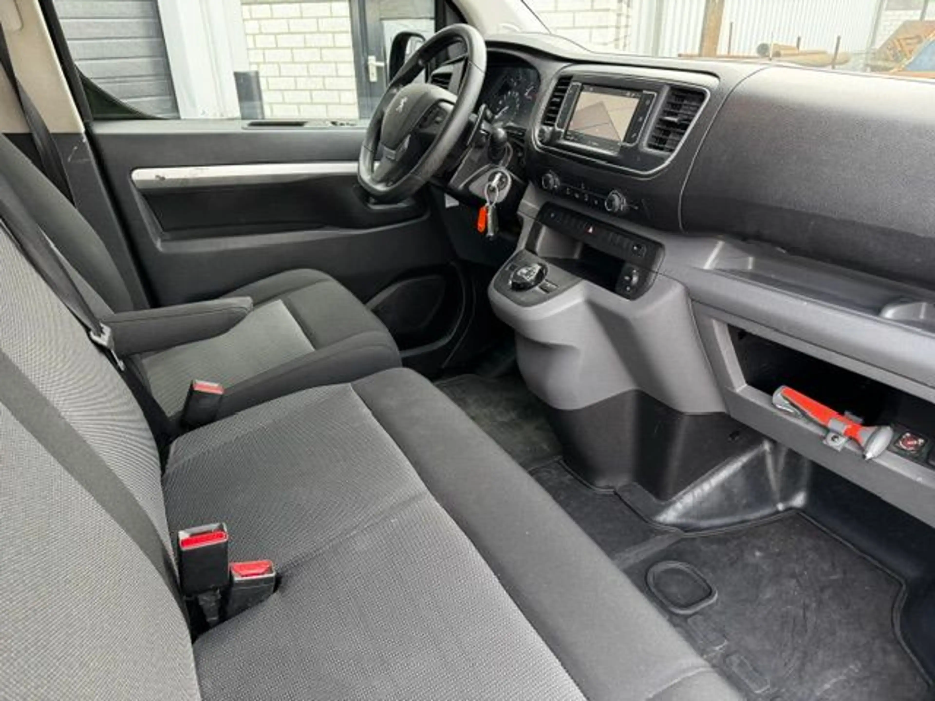 Peugeot Expert 2.0 BlueHDI 180pk Long Dubbel Cabine 6persoons Aut — photo 5