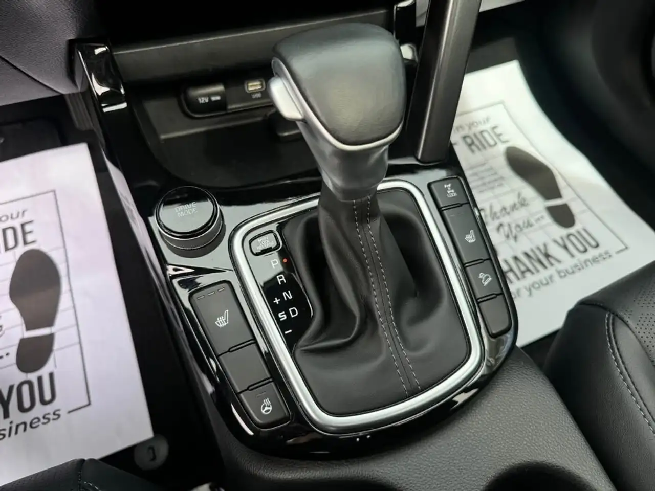 Kia Seltos снимка Kia Seltos