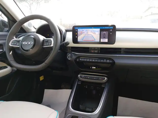 Fiat 600 view 11