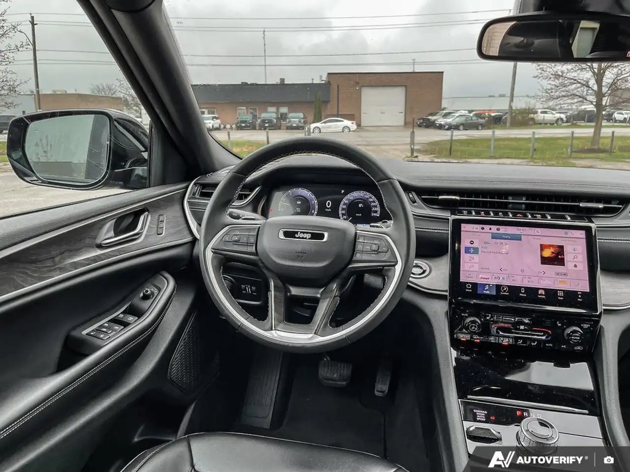 Jeep Grand Cherokee снимка Jeep Grand Cherokee