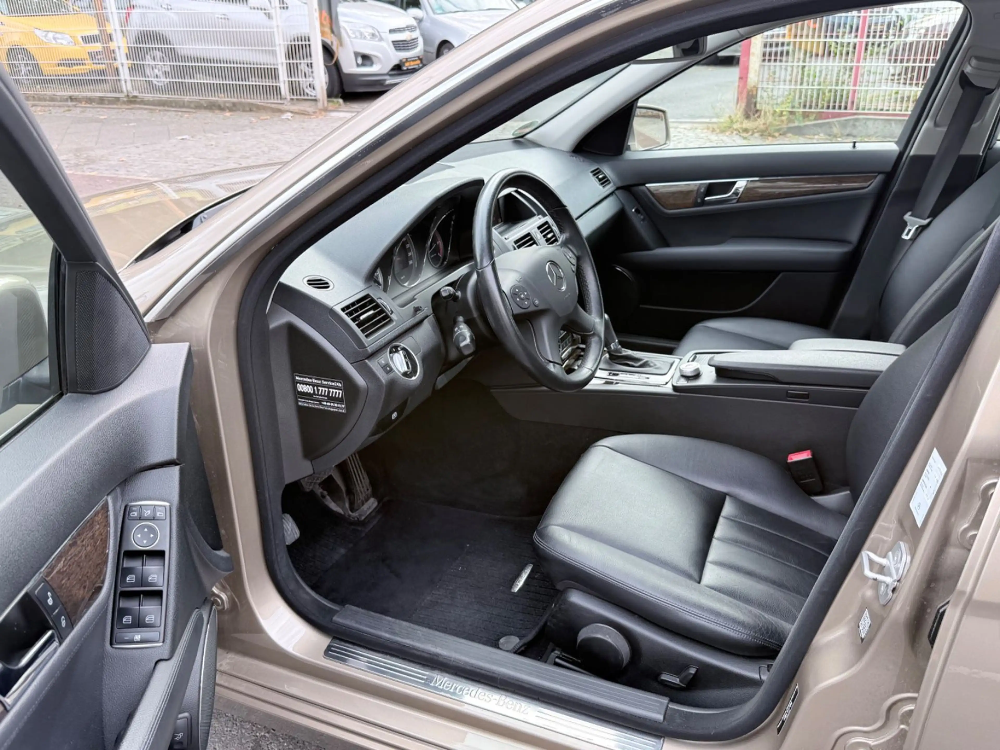 Mercedes-Benz C 350 CDI *AUTOMATIK*XENON*NAVI*SHZ*PDC* — photo 9
