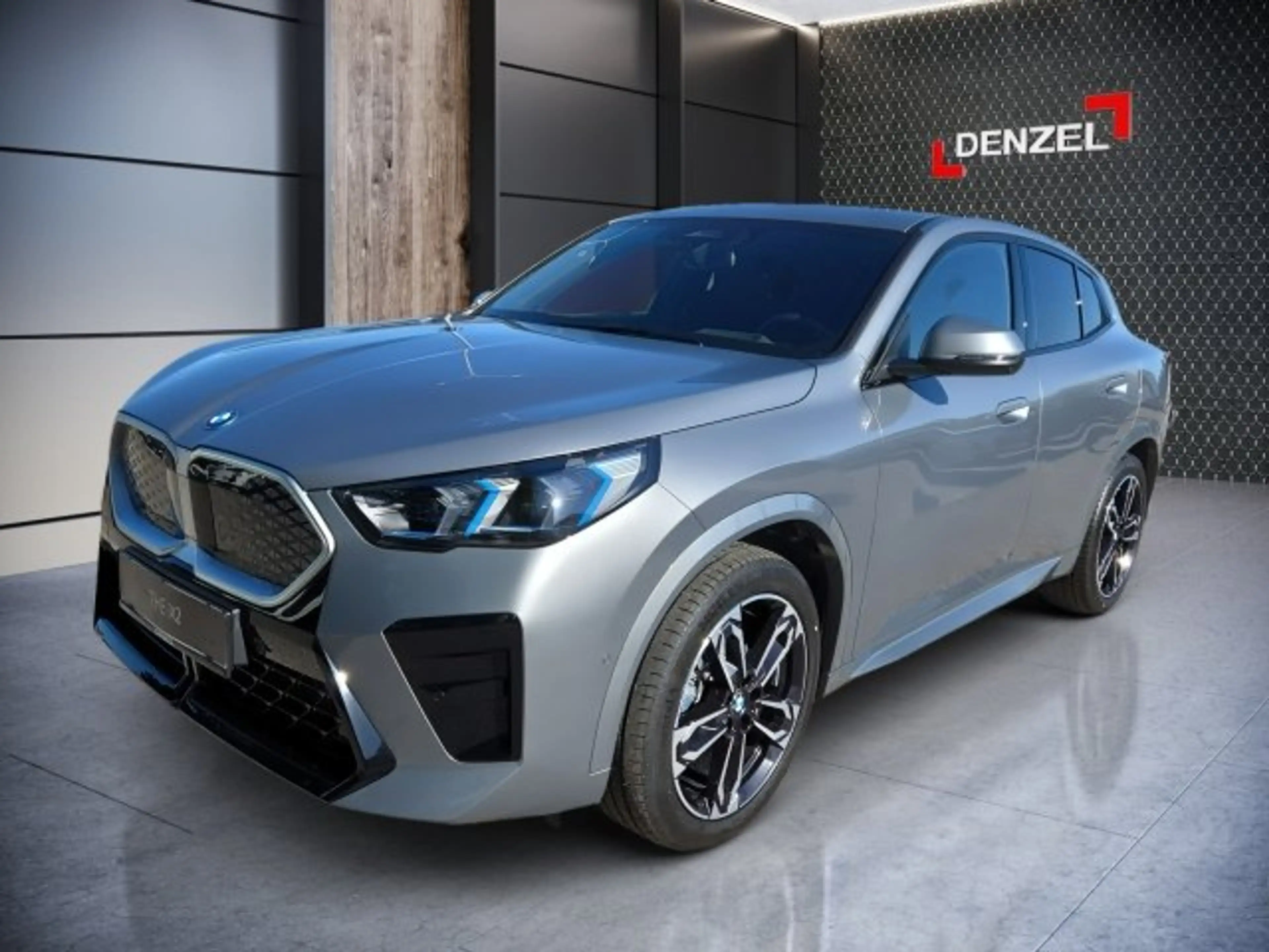 BMW iX2 eDrive 20 U10