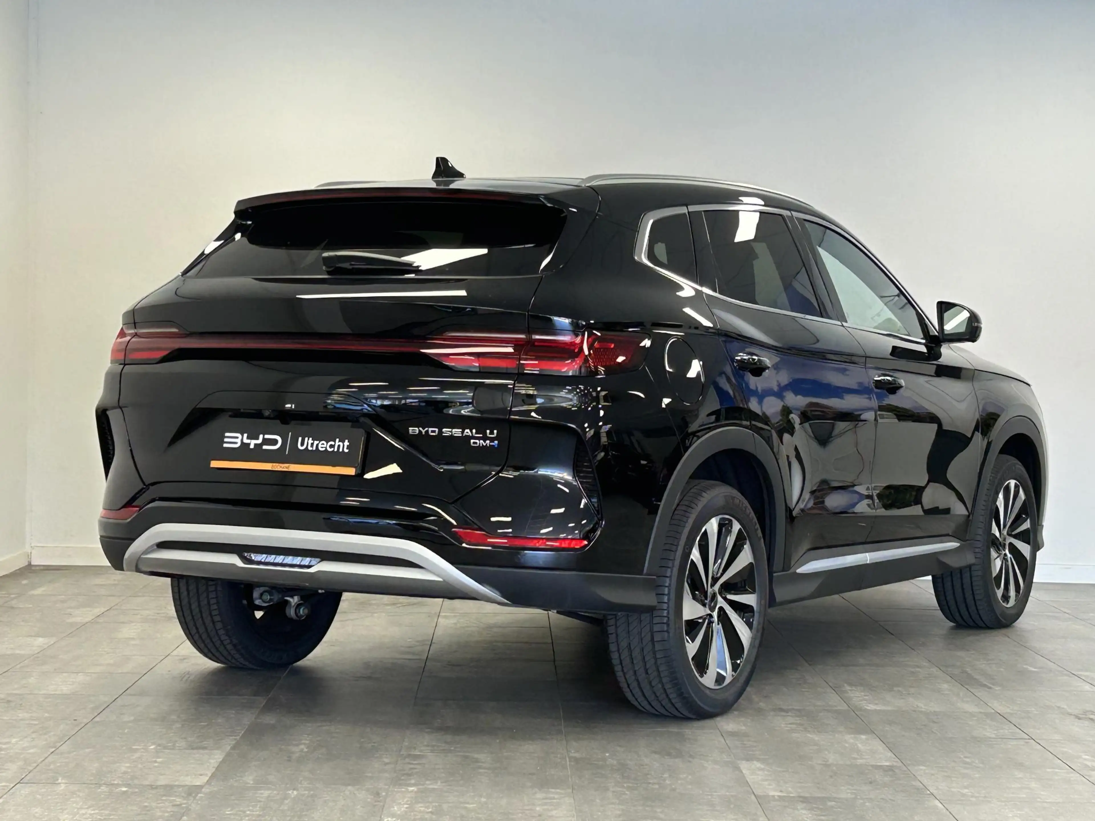 BYD Seal U 1.5 T DM-i AWD Design | OBSIDIAN BLACK | NU TIJDEL — photo 2