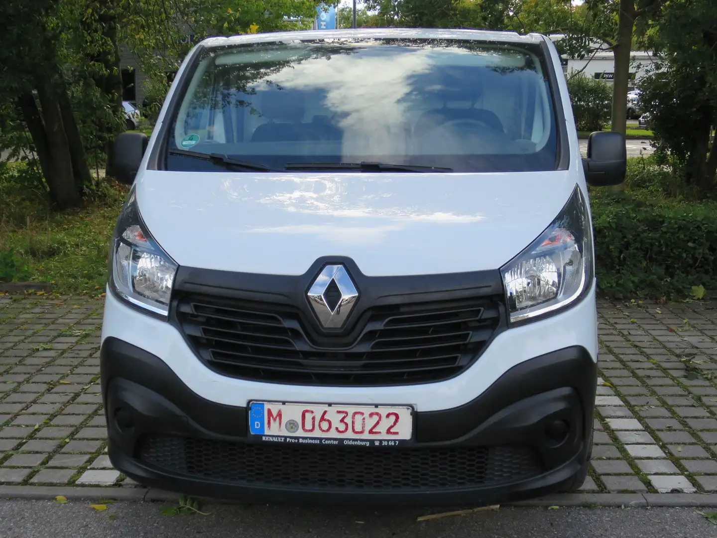 Renault Trafic L1H1 2,9t Komfort.*Klima*AHK* TÜV neu* Weiß - 2