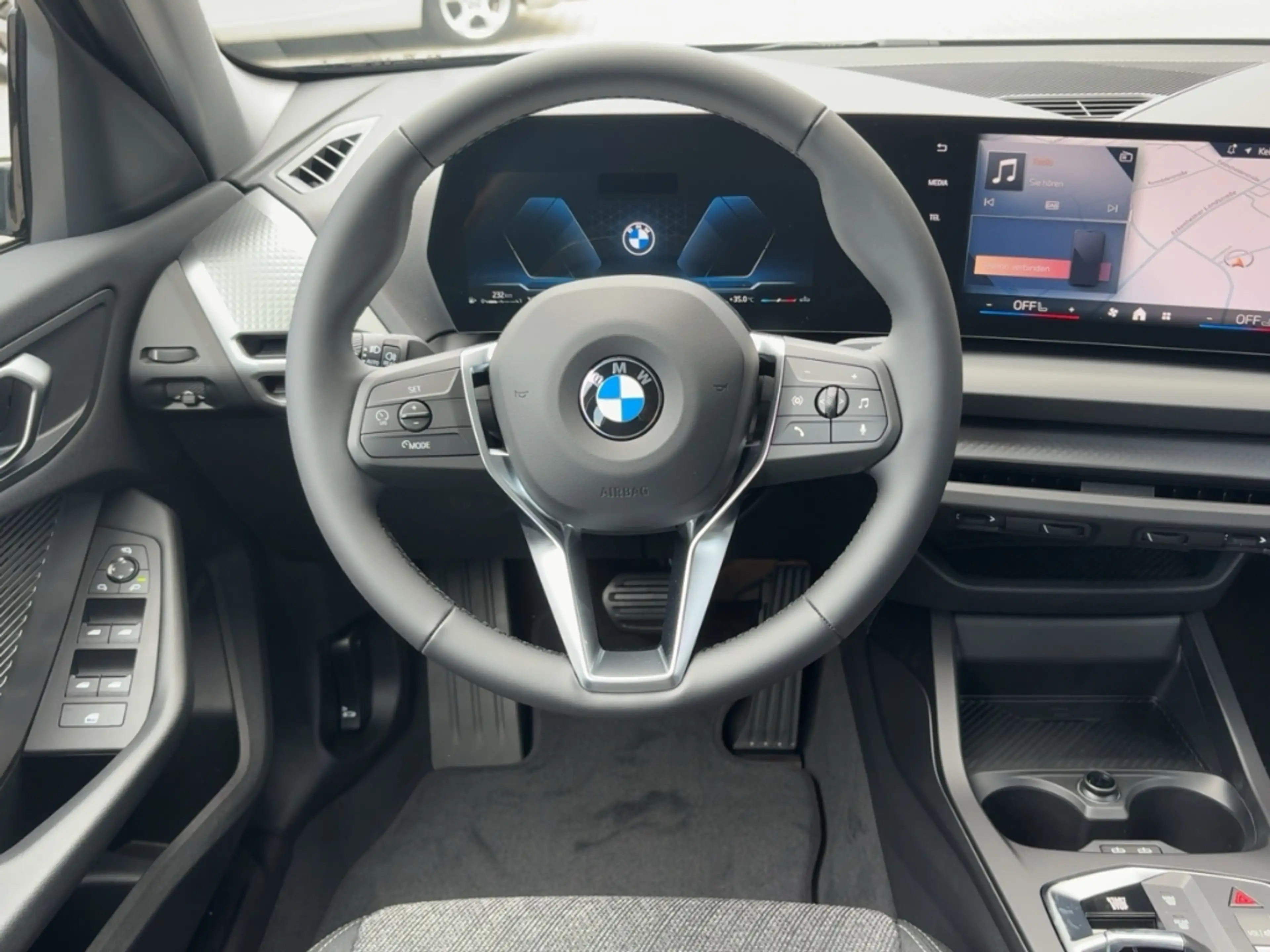 BMW 120 Limousine Navi Digitales Cockpit LED Mehrzonenklim — photo 9