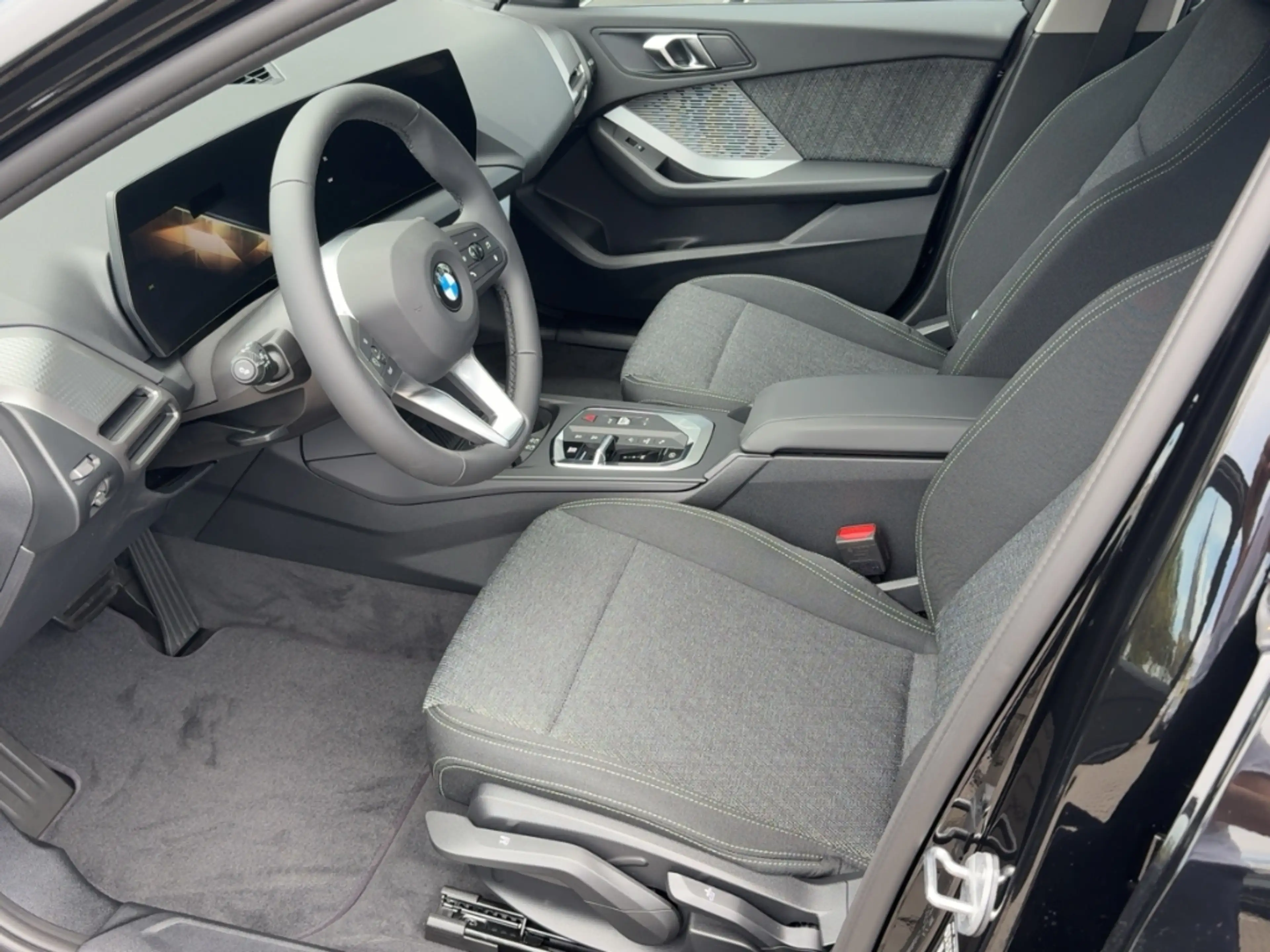 BMW 120 Limousine Navi Digitales Cockpit LED Mehrzonenklim — photo 6