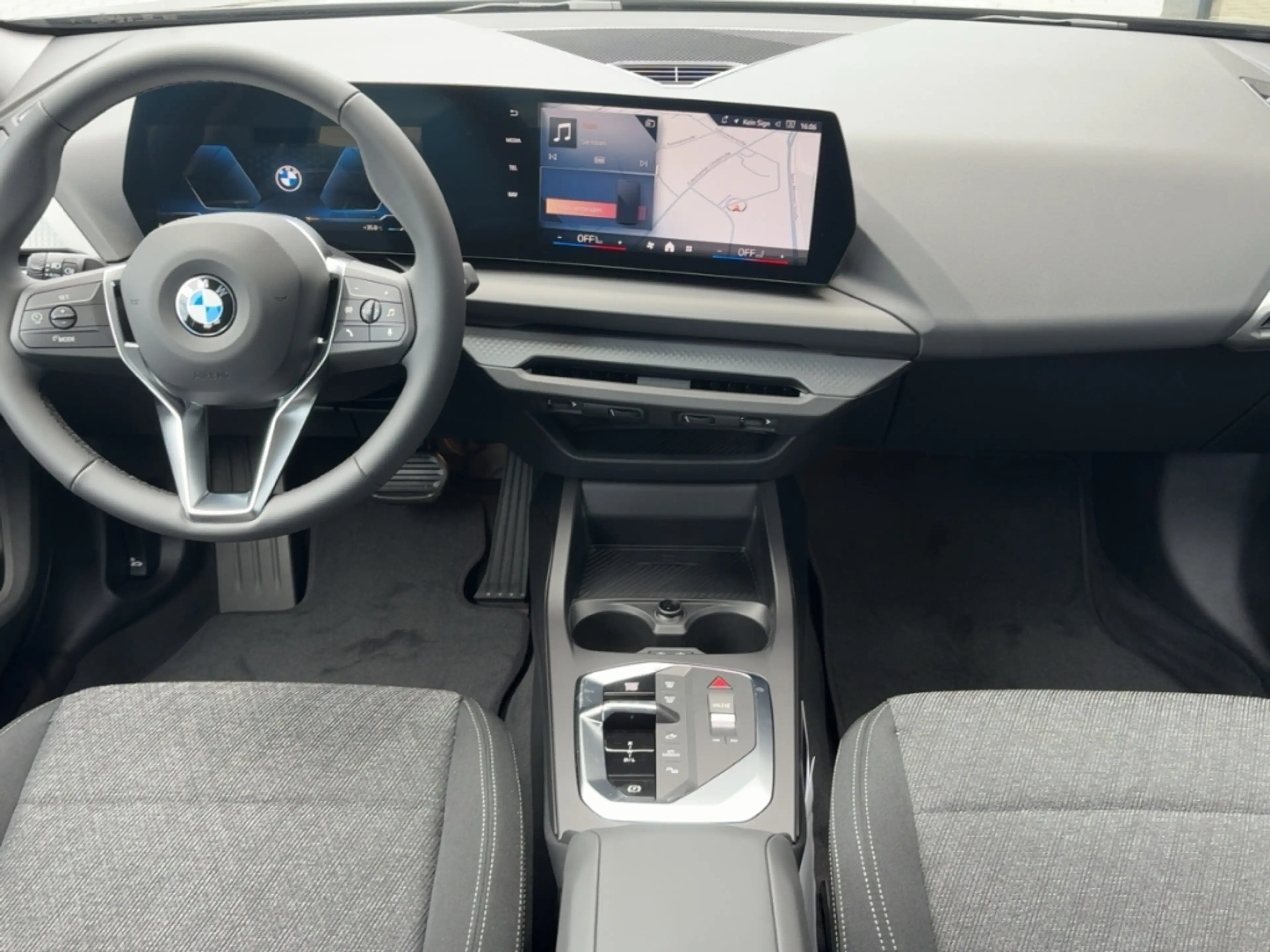 BMW 120 Limousine Navi Digitales Cockpit LED Mehrzonenklim — photo 8