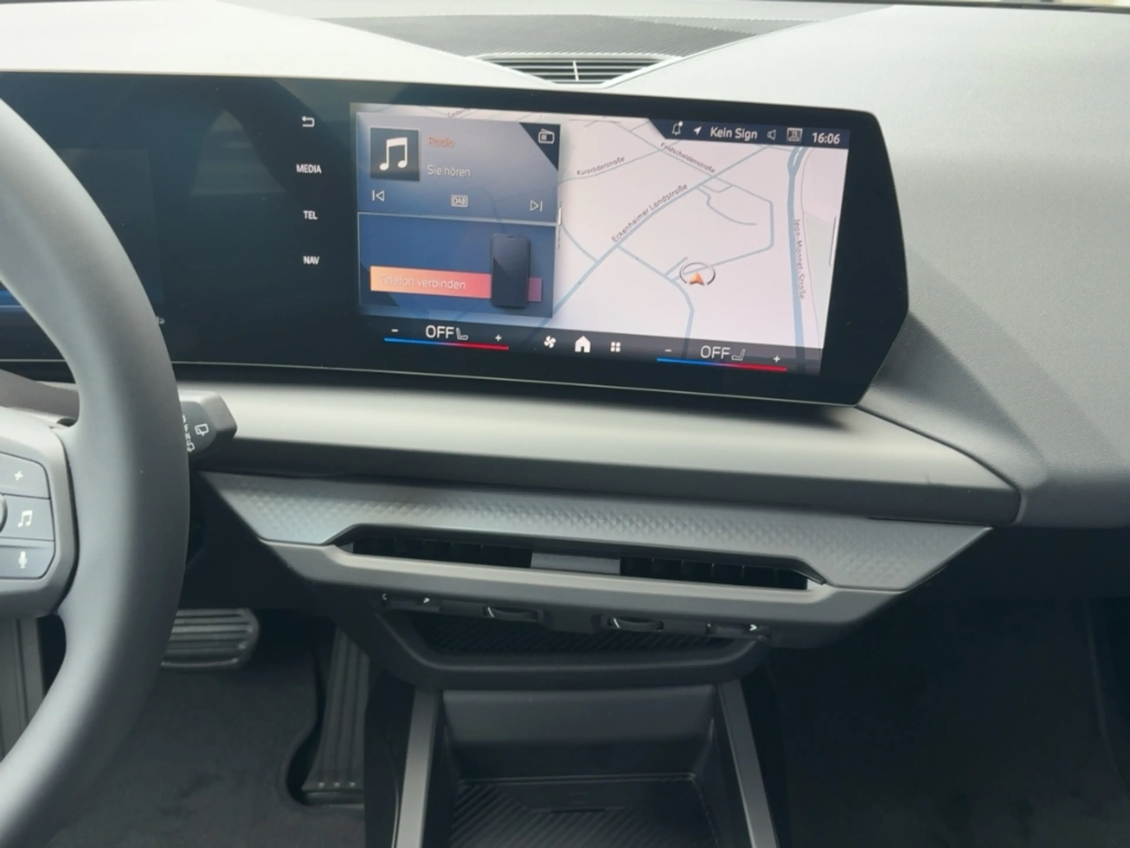 BMW 120 Limousine Navi Digitales Cockpit LED Mehrzonenklim — photo 10