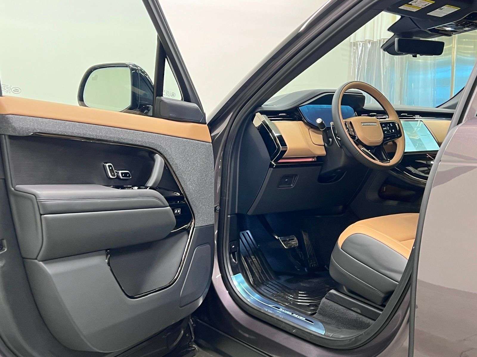 2026 Land Rover Range Rover Sport P400 DYNAMIC HSE alt 4