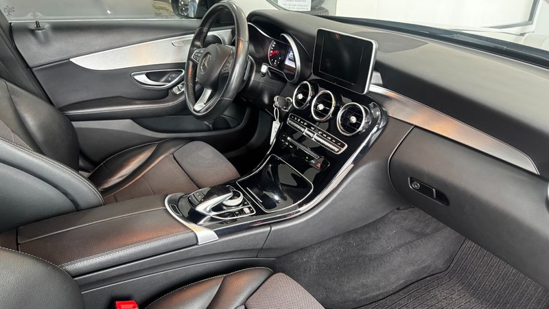 Mercedes-Benz C 250 CGI T — photo 15