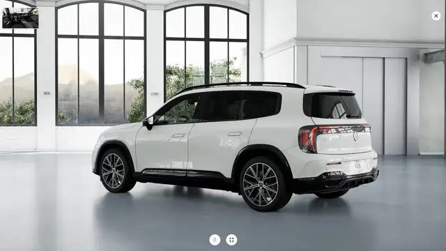 Mercedes-Benz GLB view 3