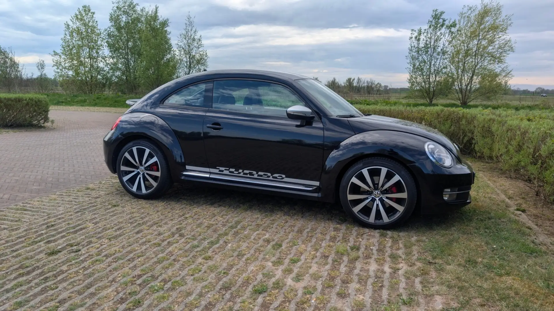 Volkswagen Beetle 2.0 TSI Sport Zwart - 1