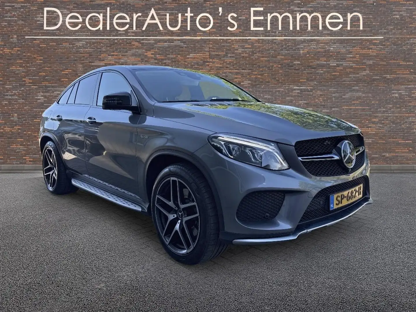 Mercedes-Benz GLE 43 AMG Coupé 4MATIC Šedá - 1