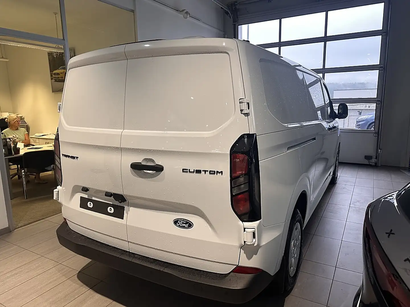 Ford Transit Custom Kasten 2,0 EcoBlue L2H1 280 Trend Weiß - 2