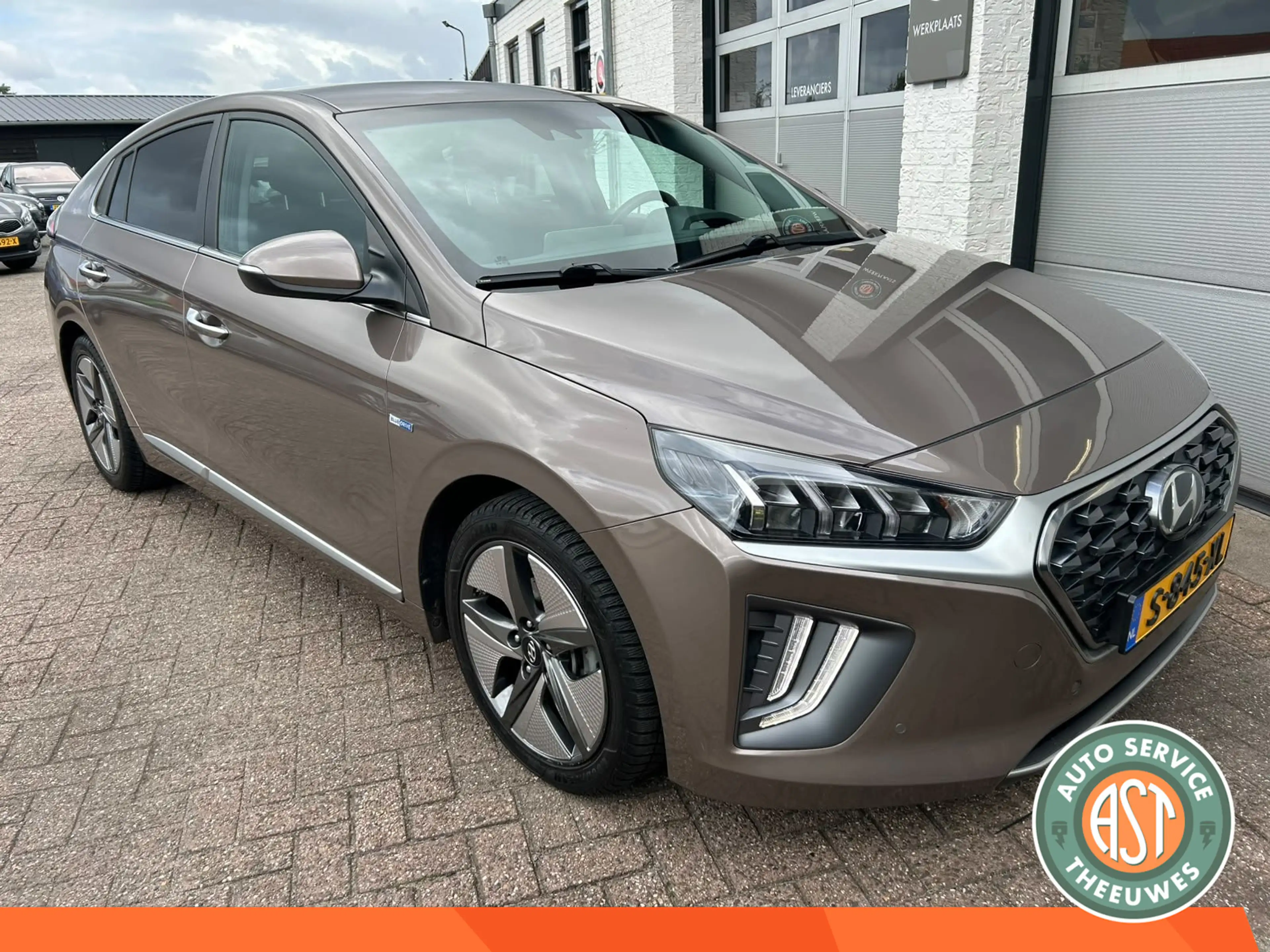 Hyundai IONIQ 1.6 GDi Premium HYBRID|LEER|NAVI|CARPLAY|CAMERA — photo 11
