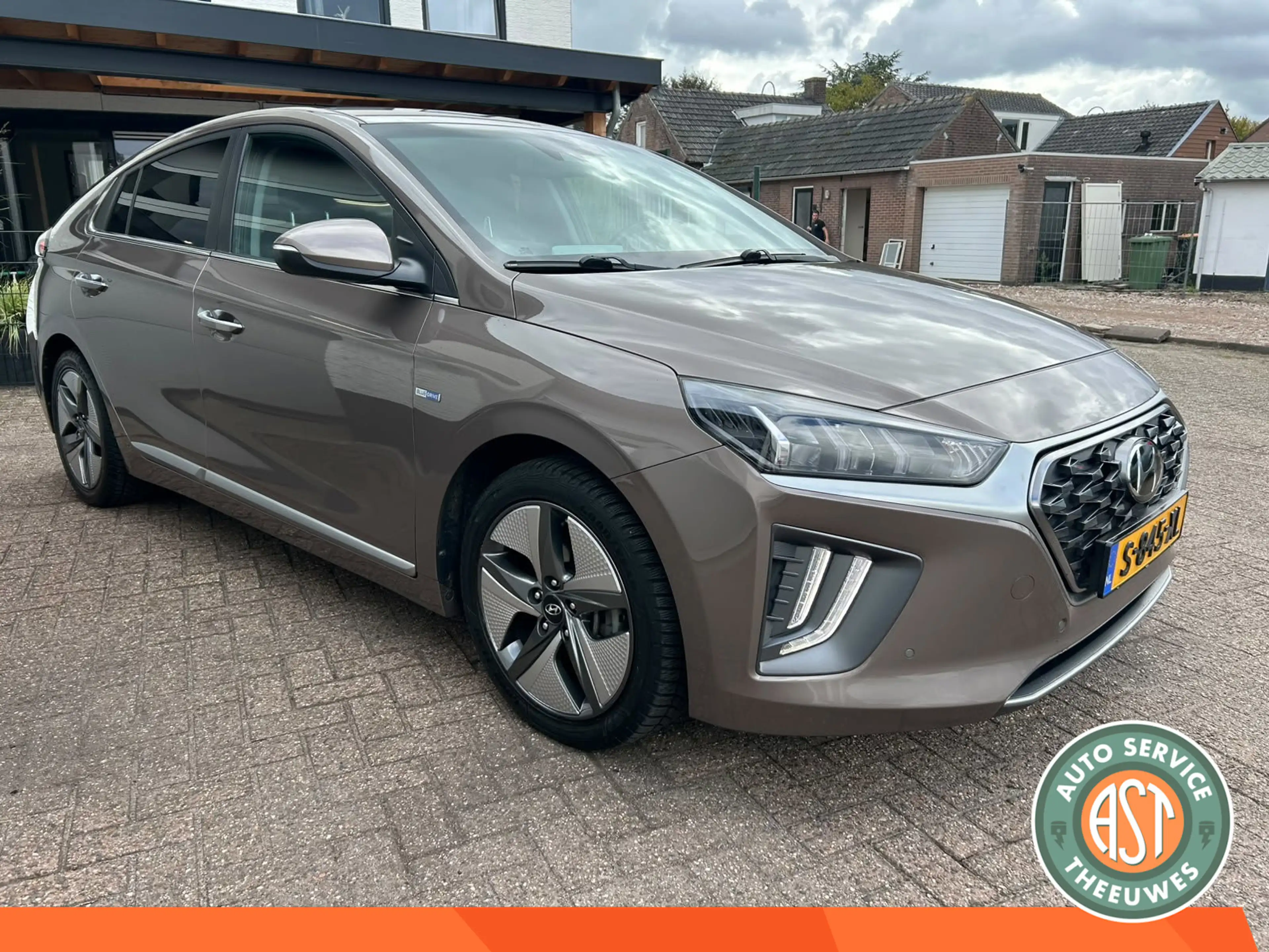 Hyundai IONIQ 1.6 GDi Premium HYBRID|LEER|NAVI|CARPLAY|CAMERA — photo 4