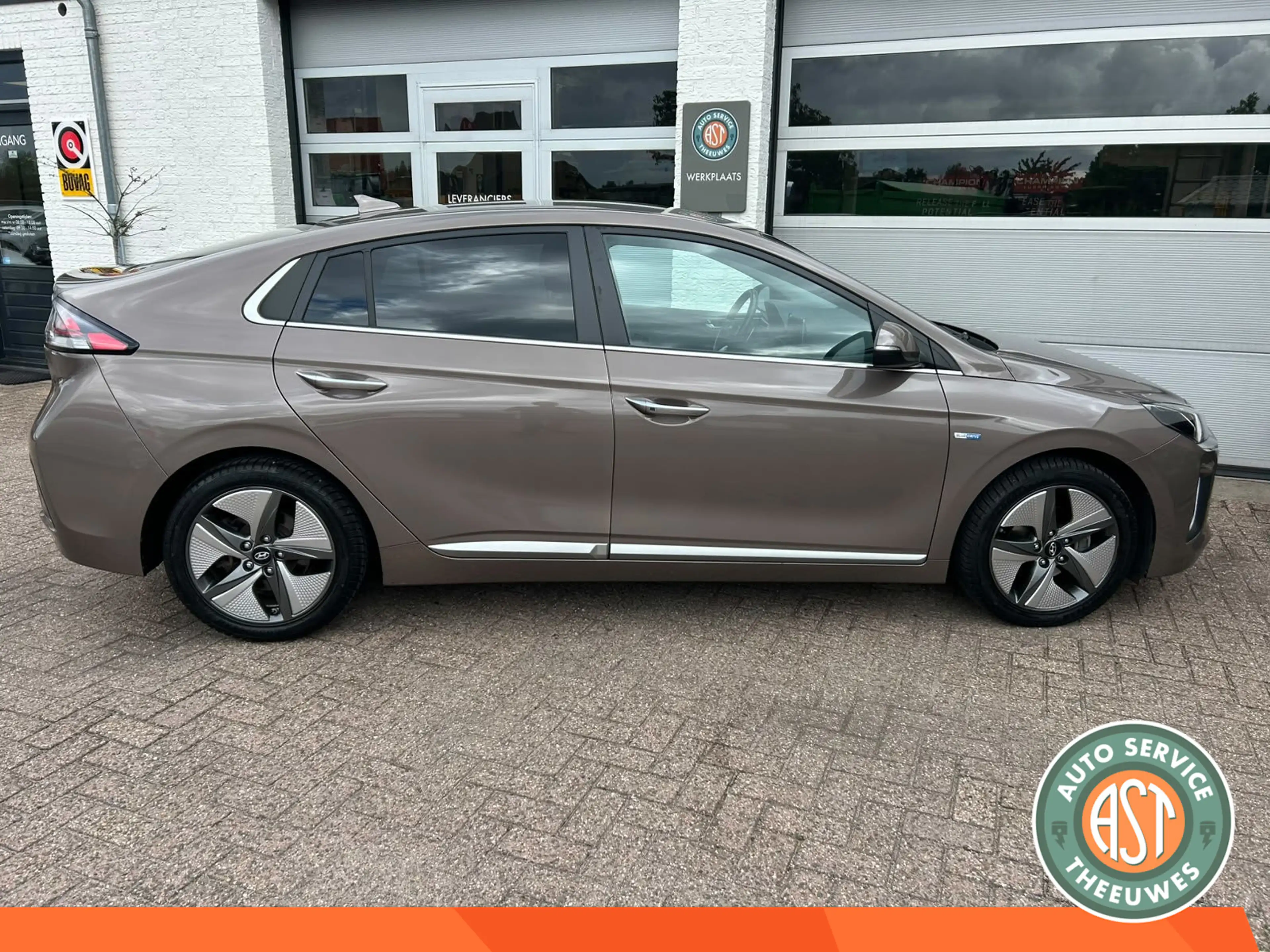 Hyundai IONIQ 1.6 GDi Premium HYBRID|LEER|NAVI|CARPLAY|CAMERA — photo 10