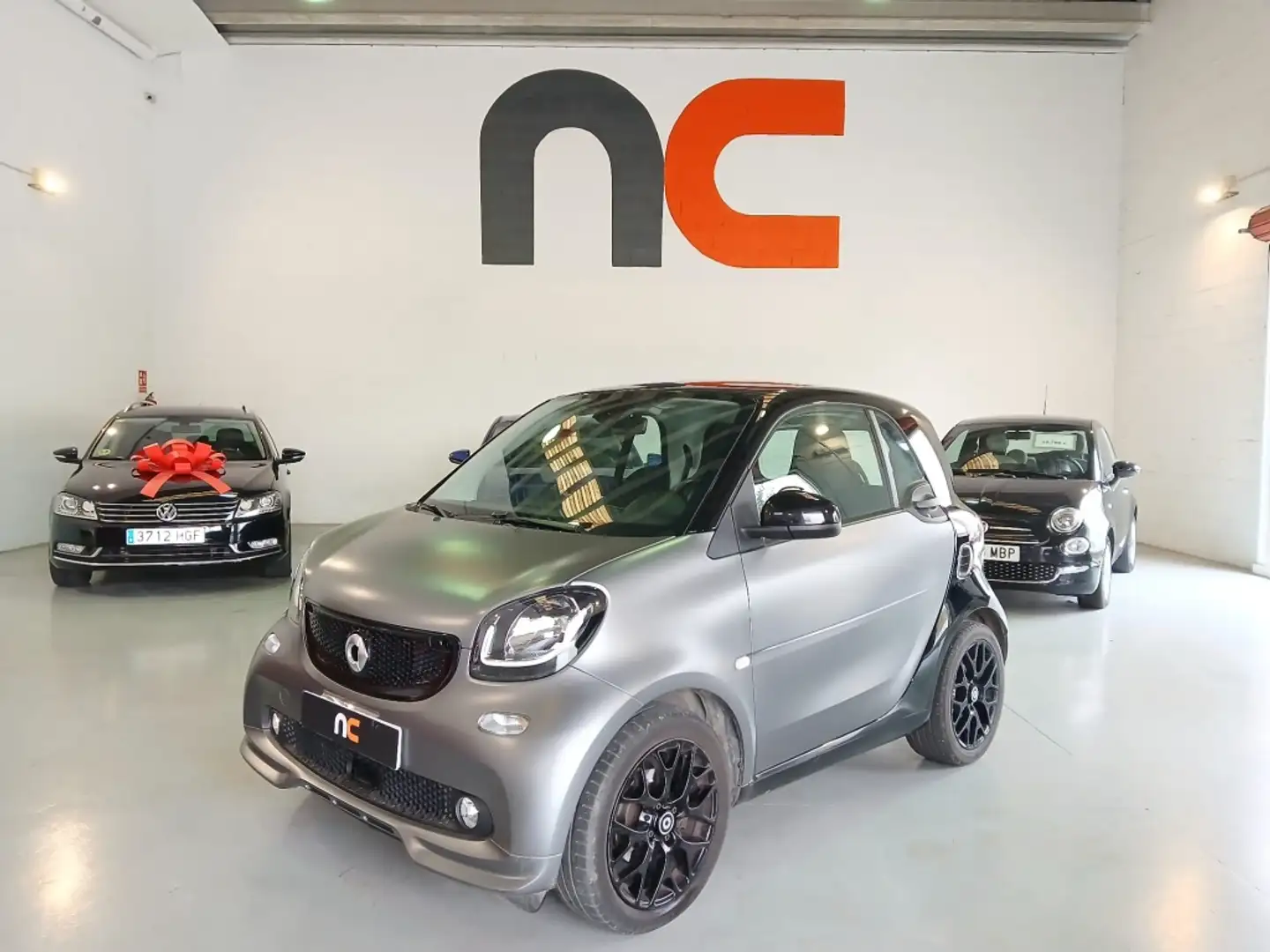 smart forTwo Coupé 66 Passion Aut. Gris - 1