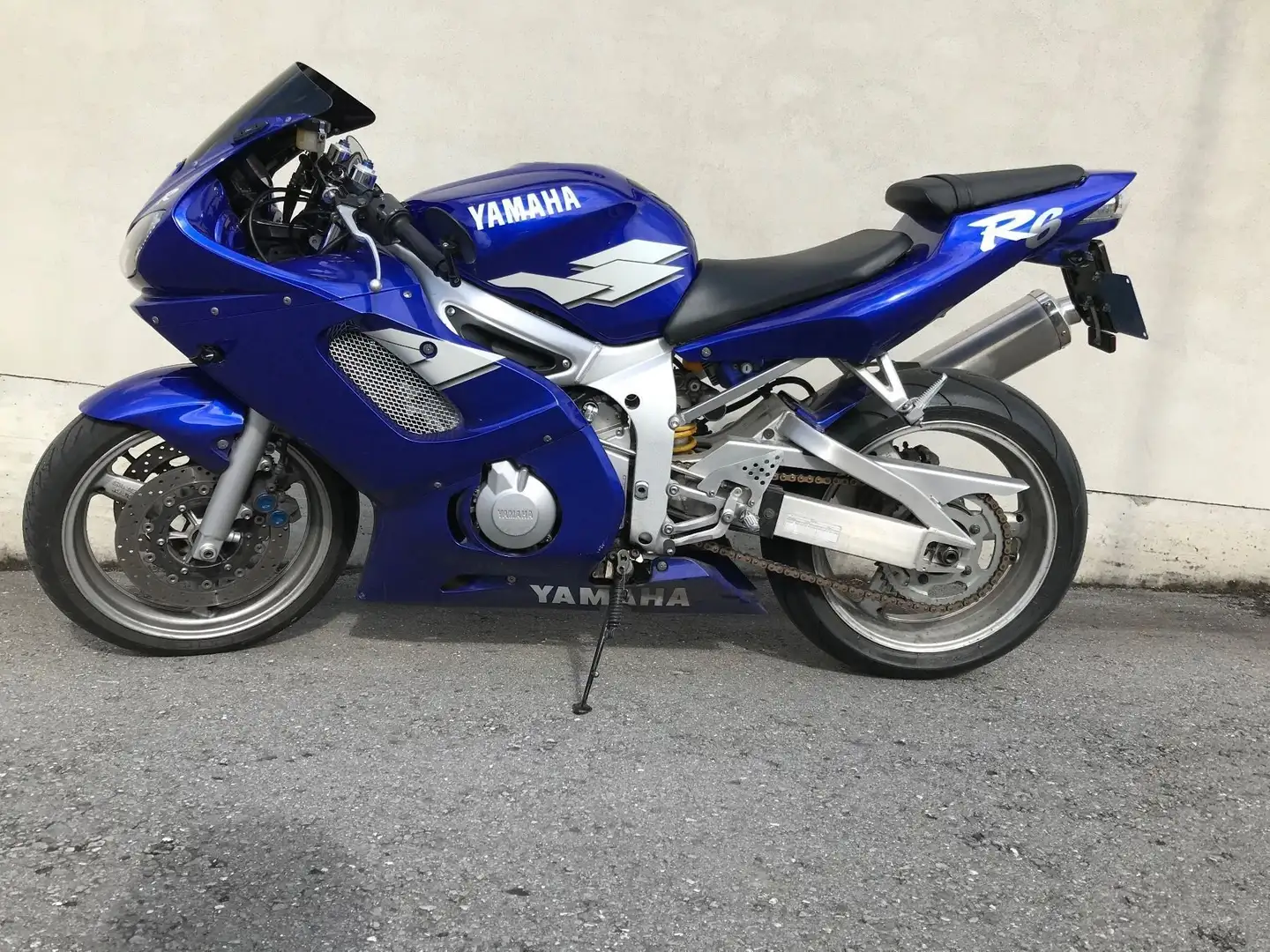 Yamaha YZF-R6 Blue - 1