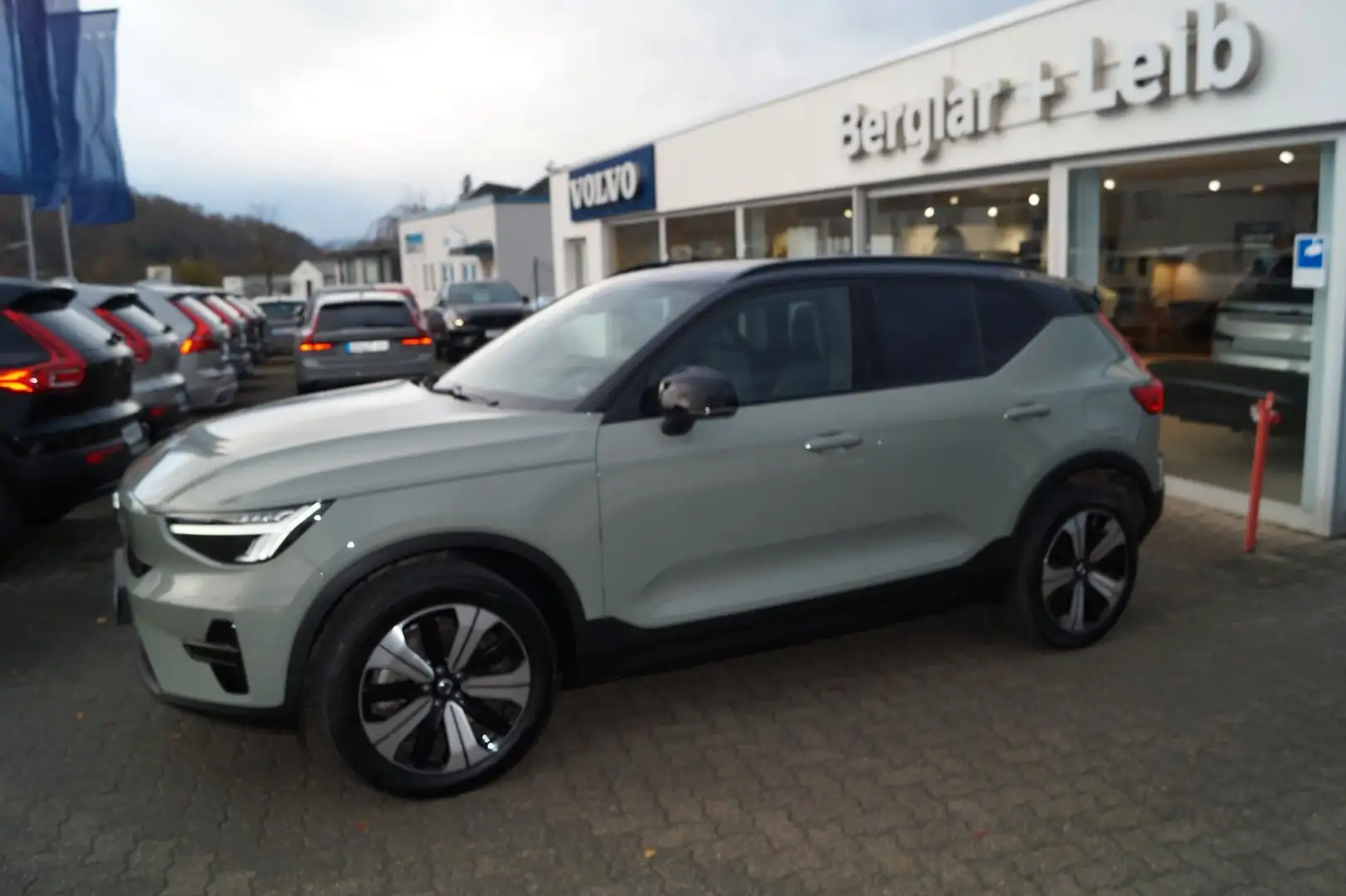Volvo XC40 Recharge Single 2WD Plus Aut./AHK/Microtech Vert - 2