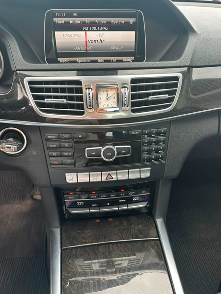Mercedes-Benz E 300 Limousine/ Automatick/AHK/Leder/Navi/SHZ — photo 10