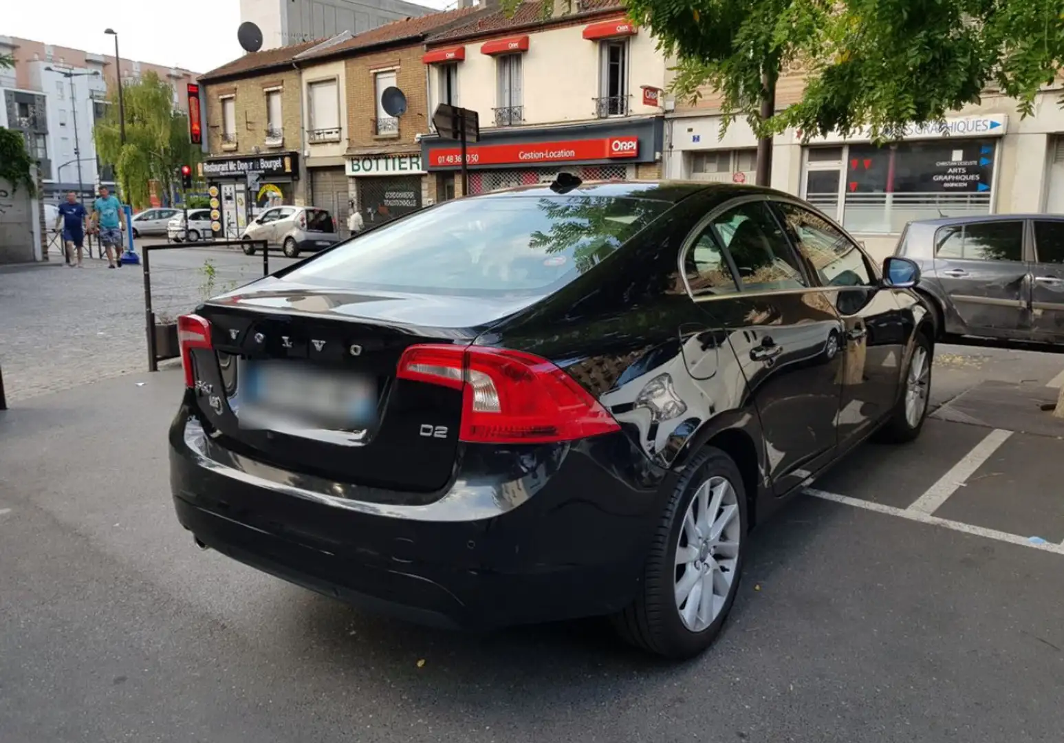 Volvo S60 D2 120 ch Stop&Start Geartronic 6 Summum Noir - 2