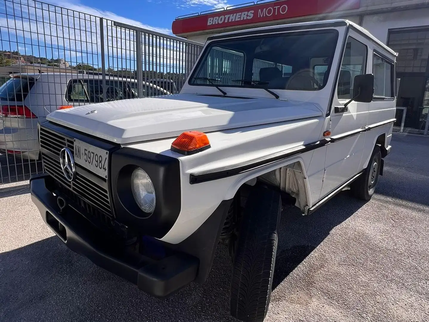 Mercedes-Benz G 250 GD 250 SW corto Weiß - 2