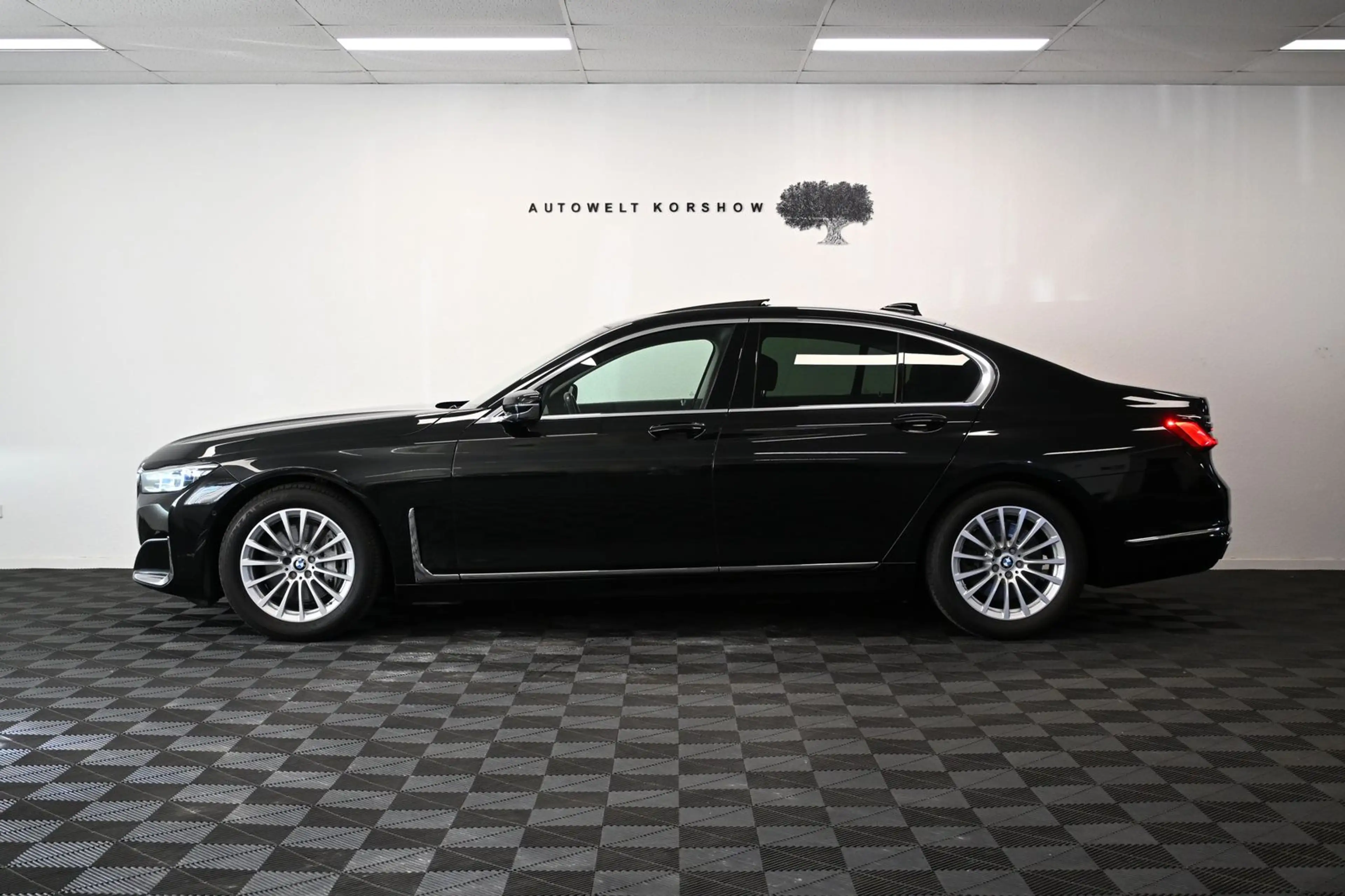 BMW 730 d *HUD*MASSAGE*SOFTCLOSE*360°*4x SHZ*LASER* — photo 7