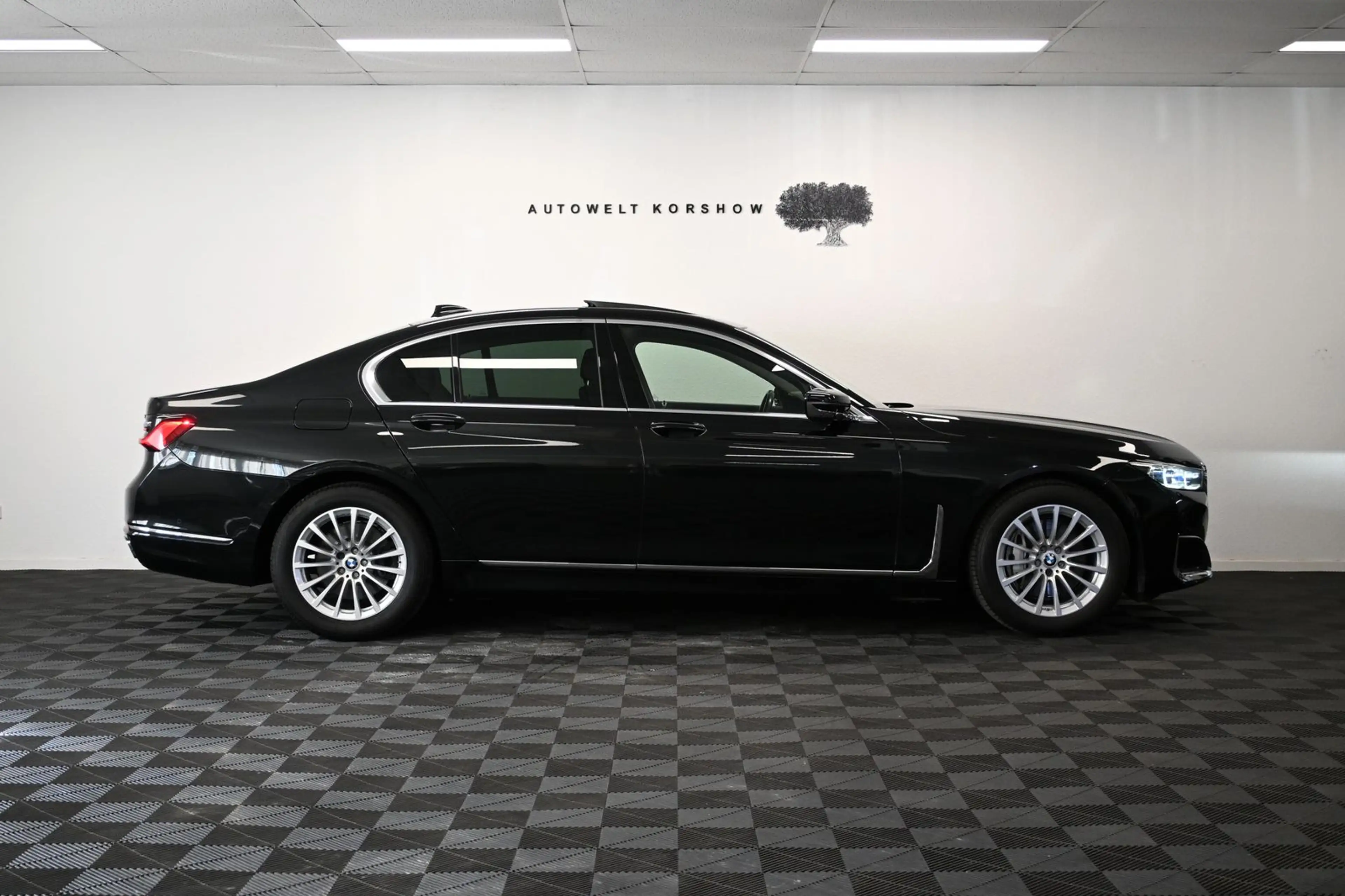BMW 730 d *HUD*MASSAGE*SOFTCLOSE*360°*4x SHZ*LASER* — photo 5
