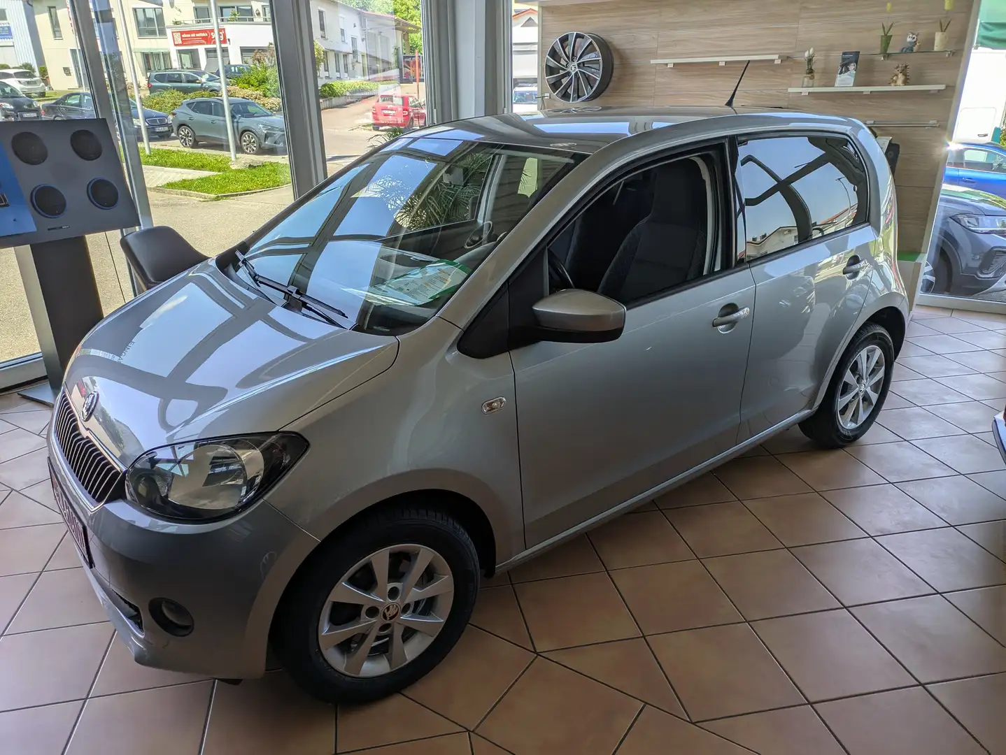 Skoda Citigo Style / 1.Hand / PDC hi. / SHZ / nur 43.000km Gris - 1