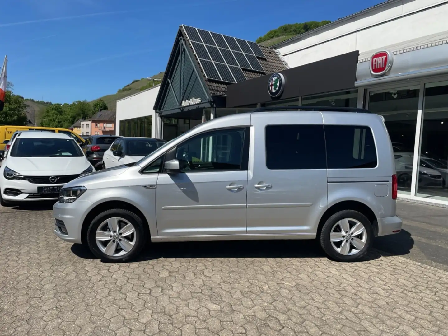 Volkswagen Caddy 1.4 TSI Comfortline Navi Temp SHZ Klimaatm Zilver - 2