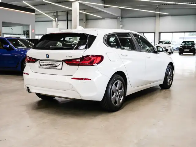 BMW 1 Series view 2