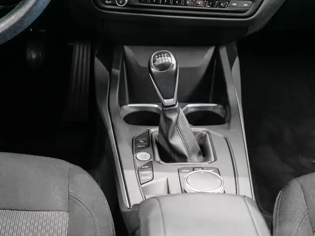 BMW 1 Series view 14