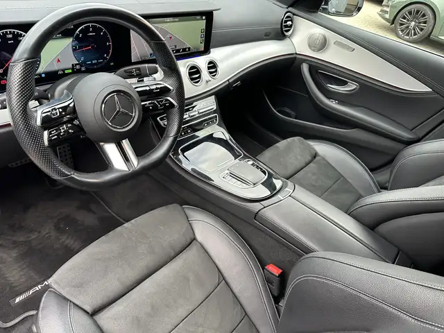Mercedes-Benz 300 view 9