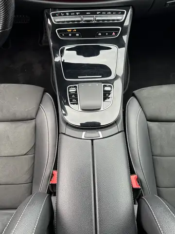 Mercedes-Benz 300 view 14