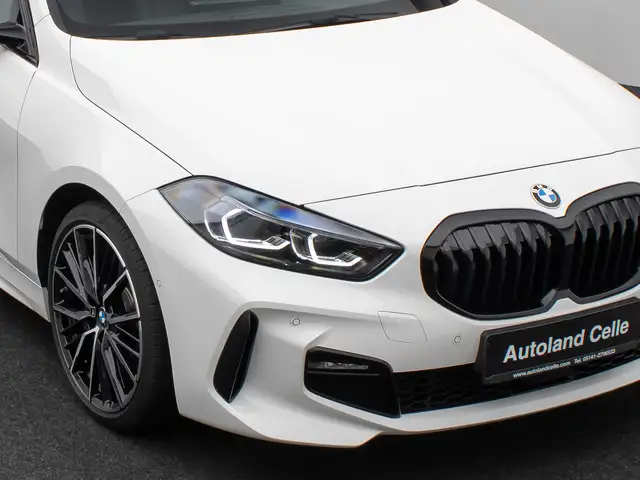 BMW 1 Series view 17