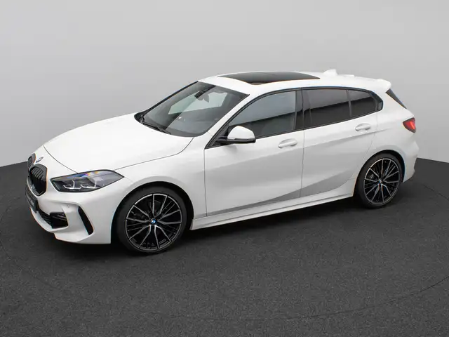 BMW 1 Series view 12