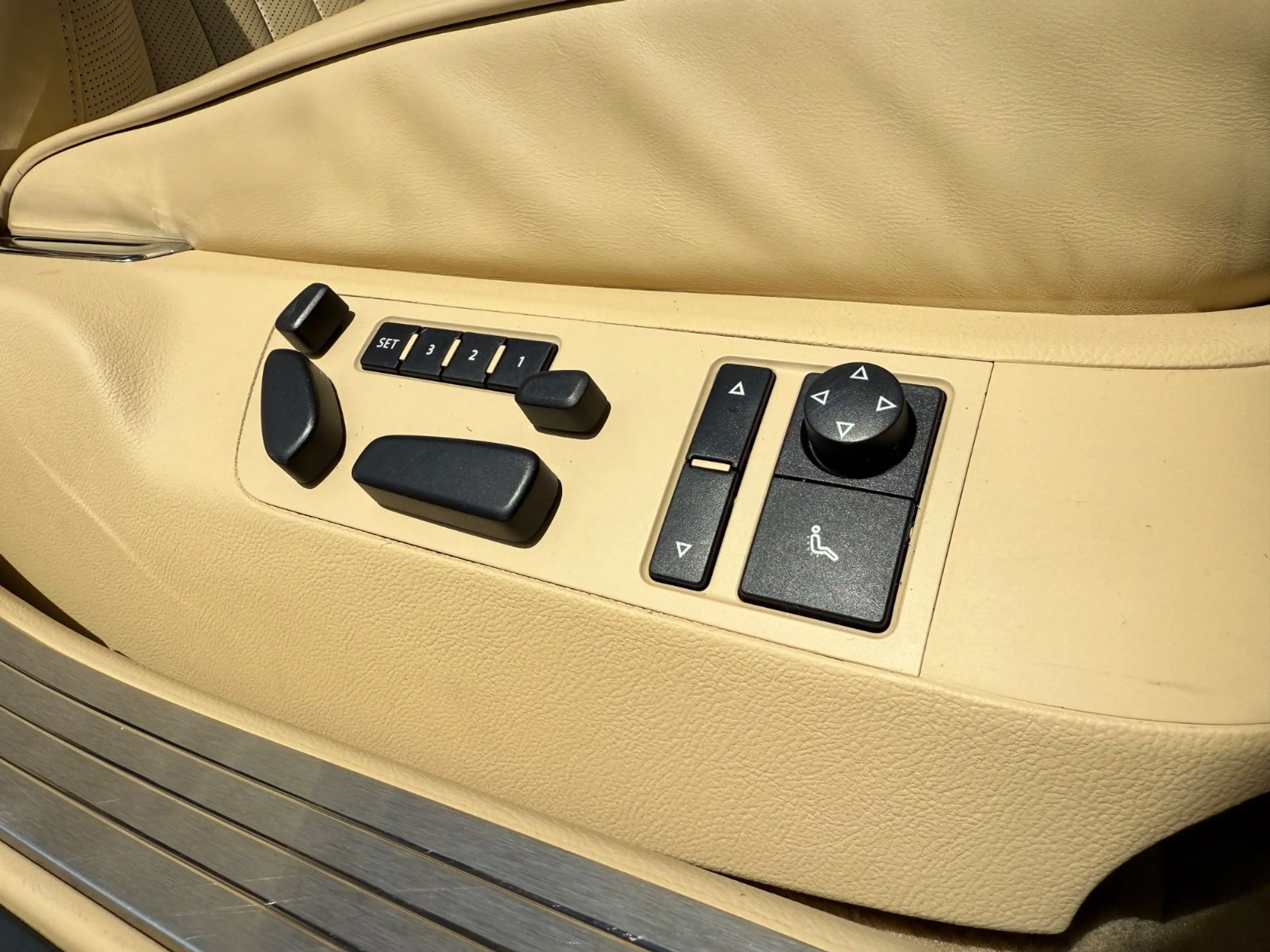 Volkswagen Phaeton 3.0 V6 TDI 4Motion*Dynaudio*Schiebedach* — photo 9