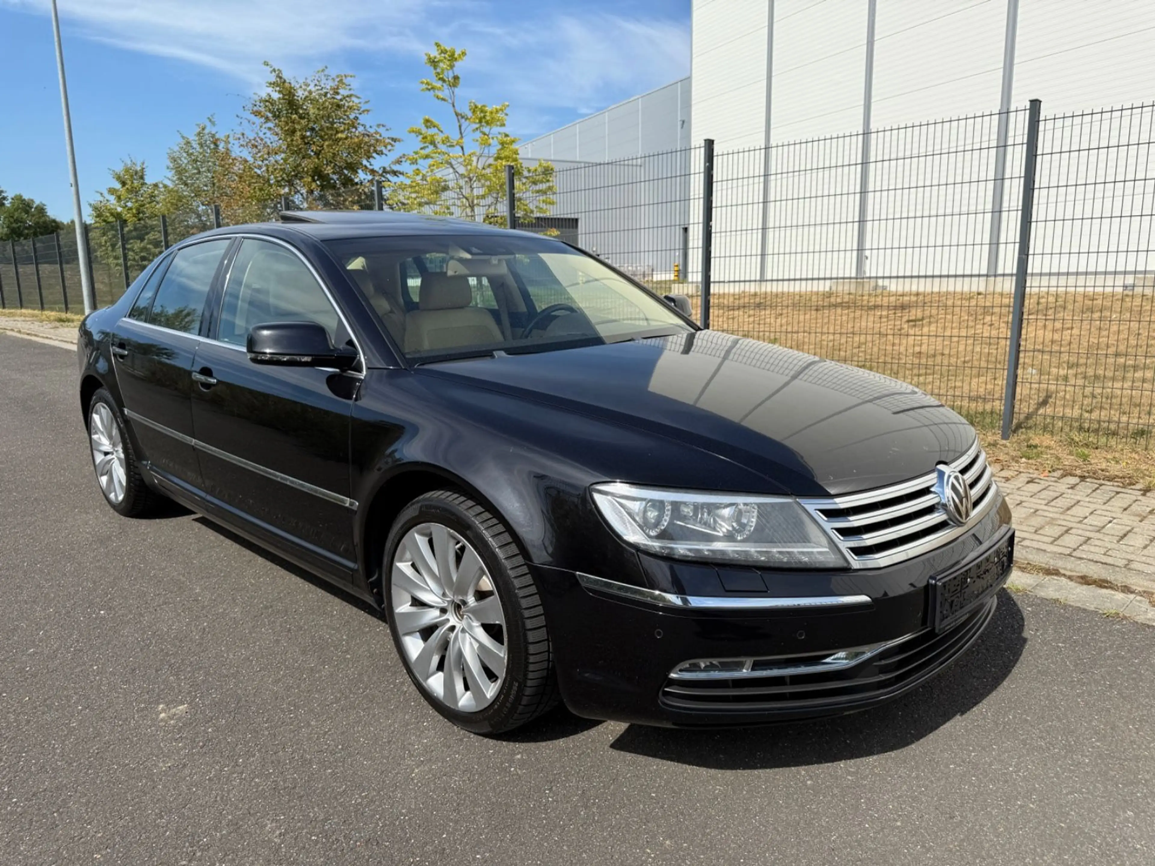 Volkswagen Phaeton 3.0 V6 TDI 4Motion*Dynaudio*Schiebedach* — photo 3