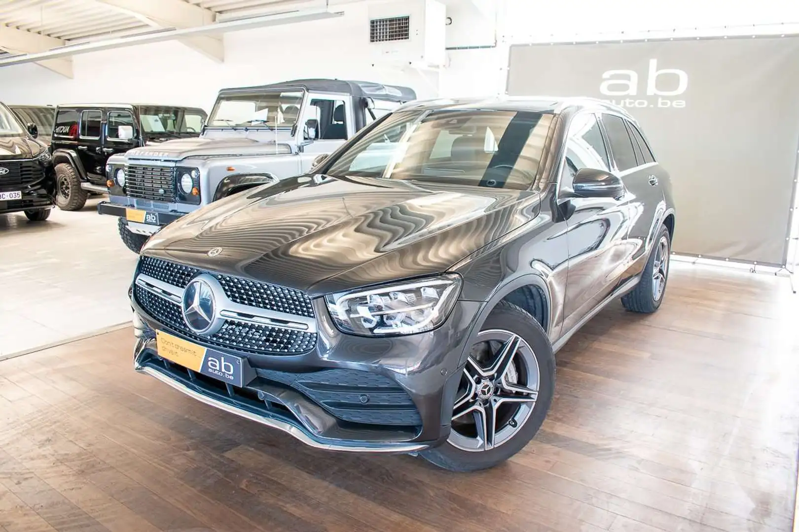 Mercedes-Benz GLC 200 *AMG-LINE*, AUTOM, APPLE/ANDROID, LED, PARKASSIST Grijs - 2