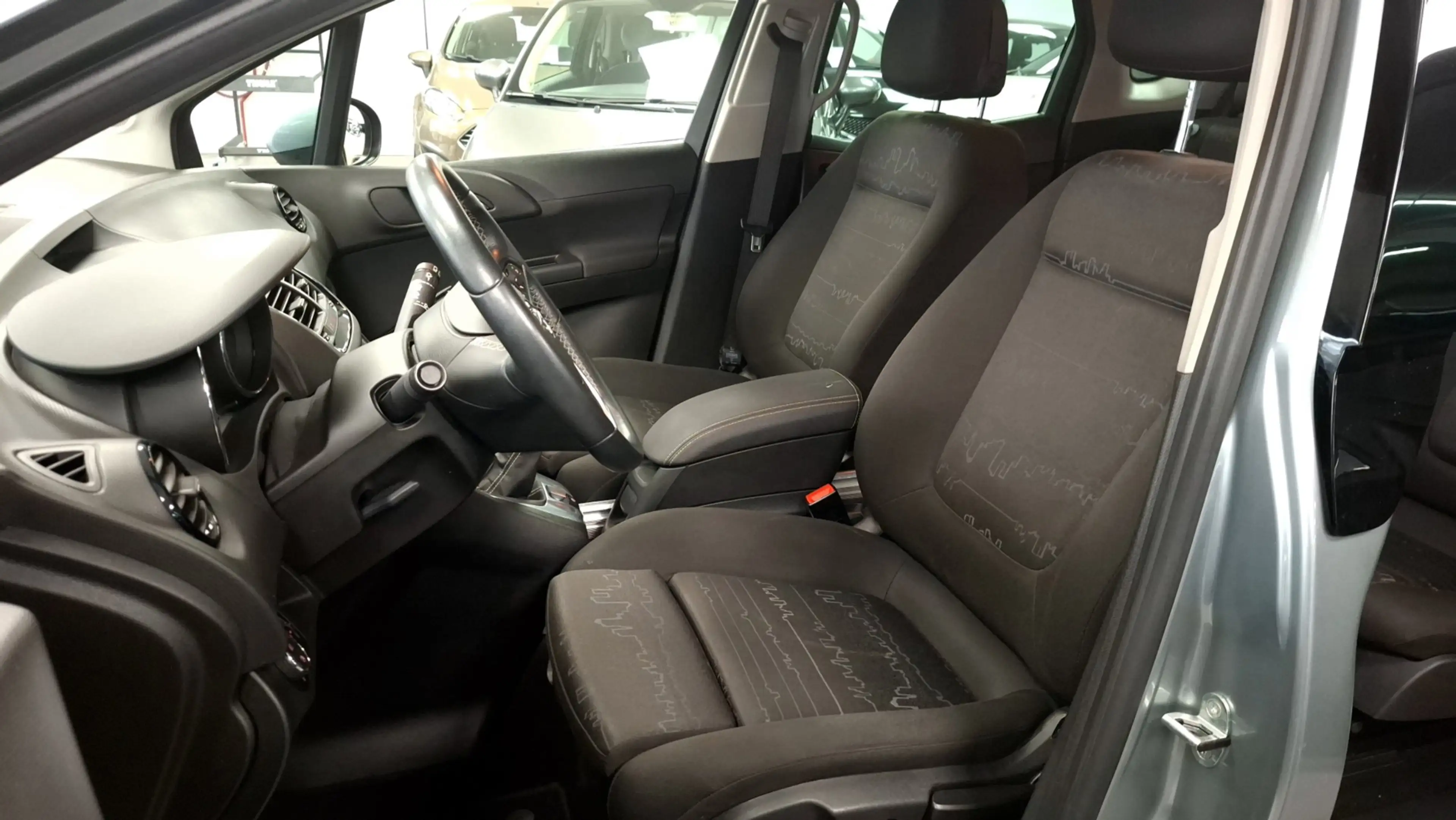 Opel Meriva 1.4 Turbo Design Edition — photo 11
