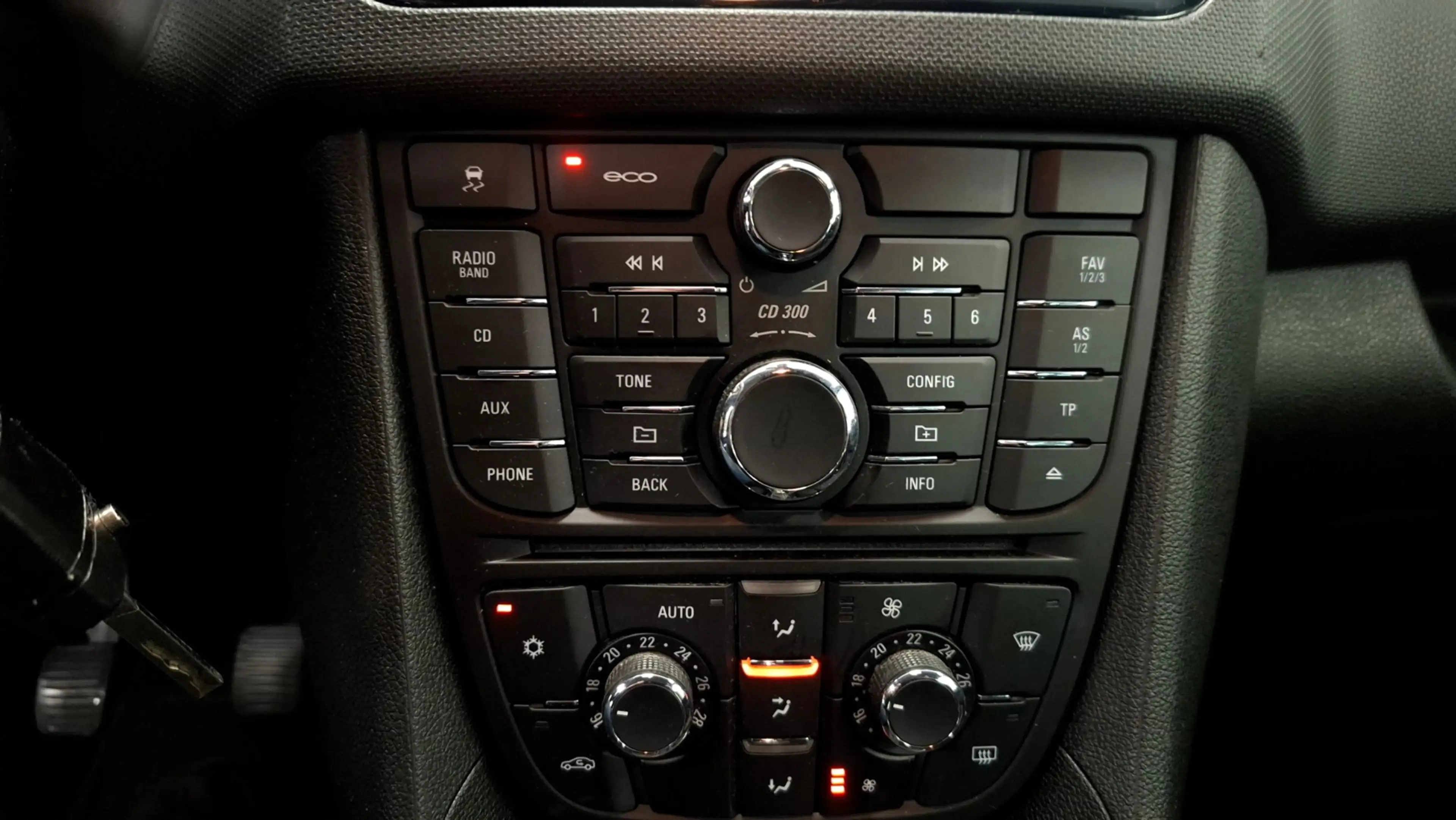 Opel Meriva 1.4 Turbo Design Edition — photo 9