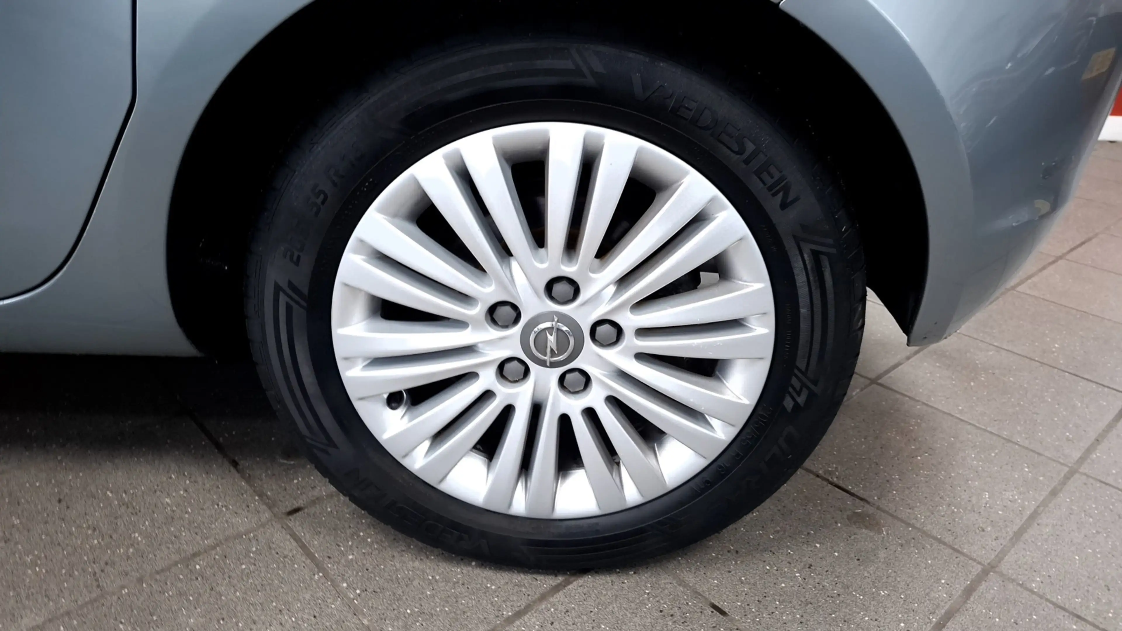 Opel Meriva 1.4 Turbo Design Edition — photo 15