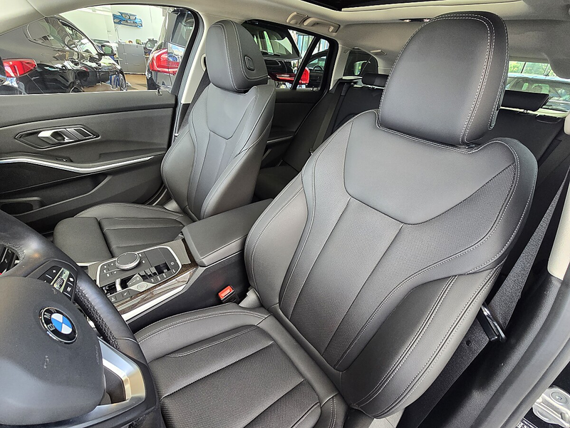 BMW 320 d xDrive Tour. Aut. Vollleder/Sportsitze/AHK/Pa... — photo 13