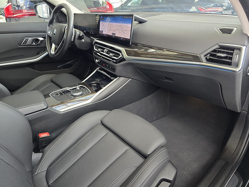 BMW 320 d xDrive Tour. Aut. Vollleder/Sportsitze/AHK/Pa... — photo 12