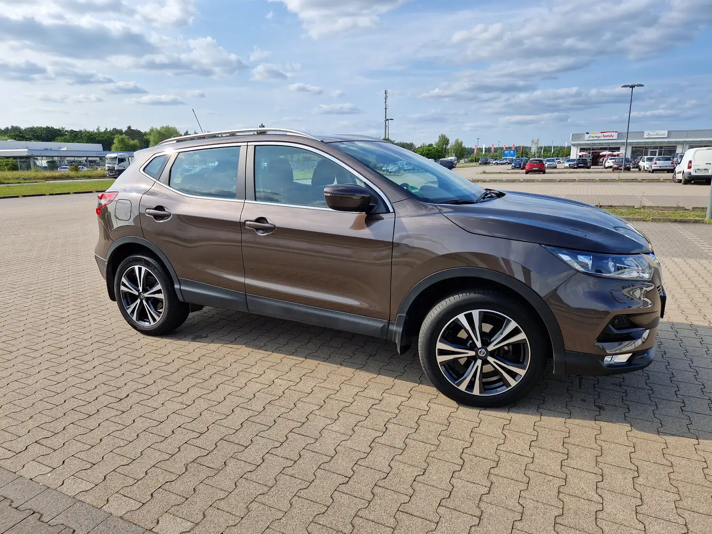 Nissan Qashqai Qashqai 1.2 DIG-T ACENTA *PANO Bronz - 2