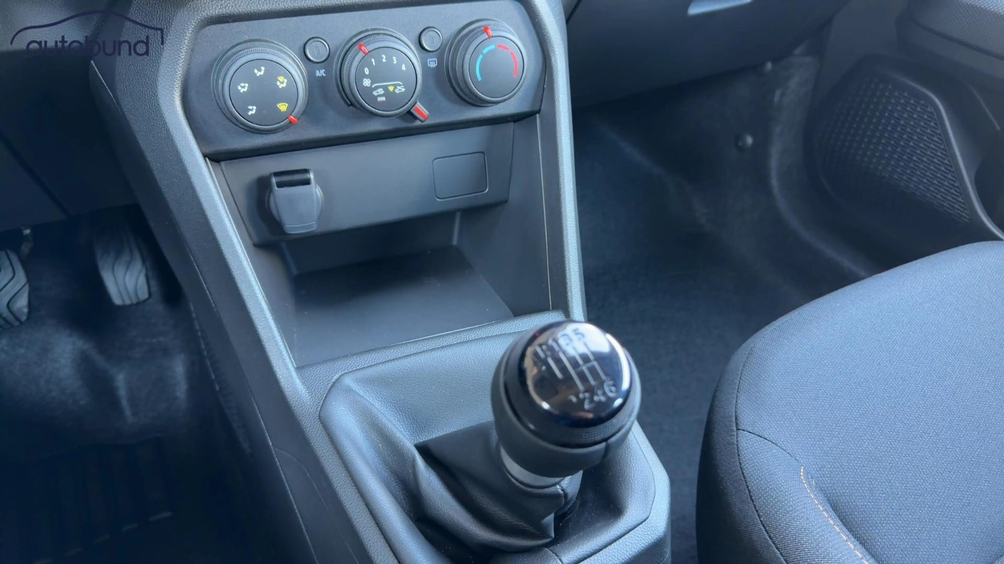 Dacia Sandero III Stepway 1,0 TCe 90 Essential LED Link NBA PDC SHA — photo 12